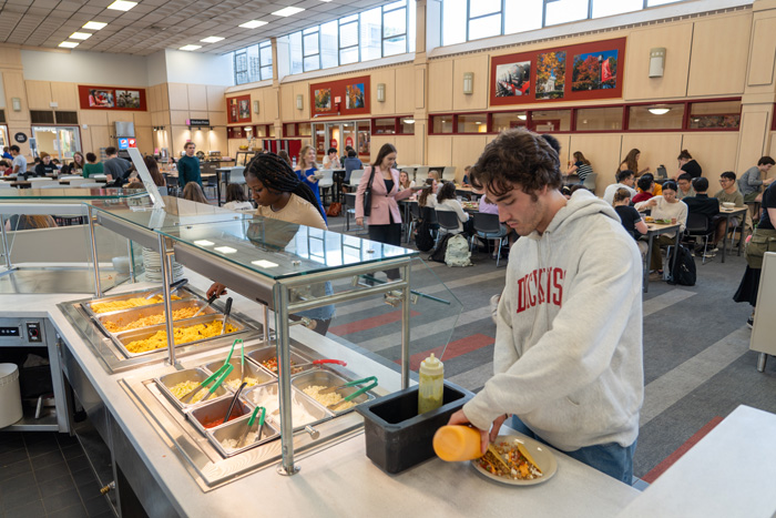 Counter Dining Commons Hub 20240916 LOH 010 10THINGSAS 700X467