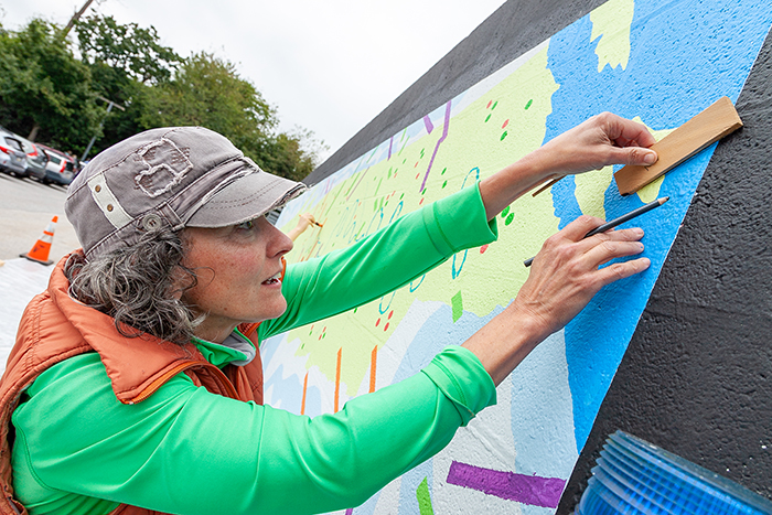 Philadelphia artist Deirdre Murphy works with scientists, in the field and in the lab, and creates artwork that communicates their findings. Photo by Carl Socolow '77.