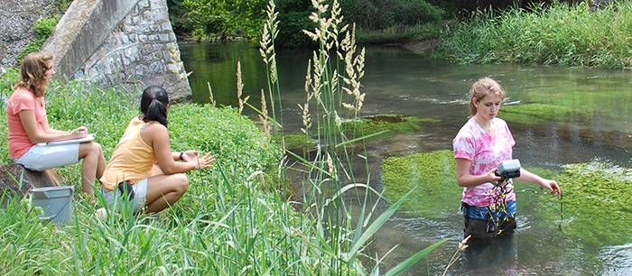 Students monitoring the Letort Stream Run 