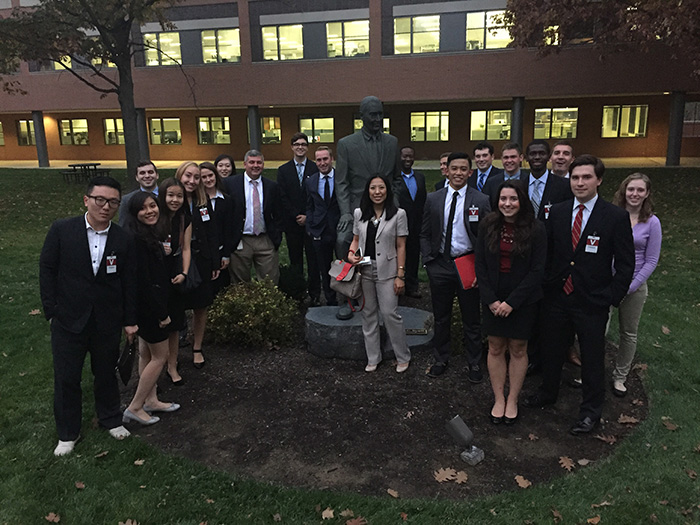 Students and alumni connected during a November outing to the Vanguard Group headquarters in Malvern, Pa.
