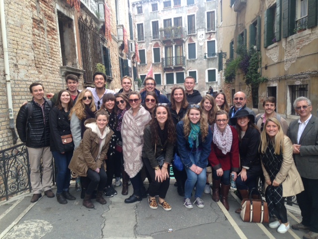 Students drink in Venice through the eyes of curator/educator Eric Denker ’75 (back row, third from right). The group was joined by Bologna Program alumnus Tony Bonanno ’68 (far right).