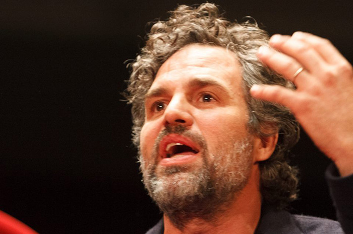 mark ruffalo talks to students at Dickinson College