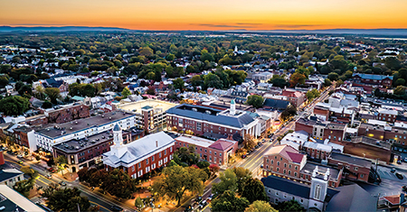 450x235_Ultimate_College_Town.jpg