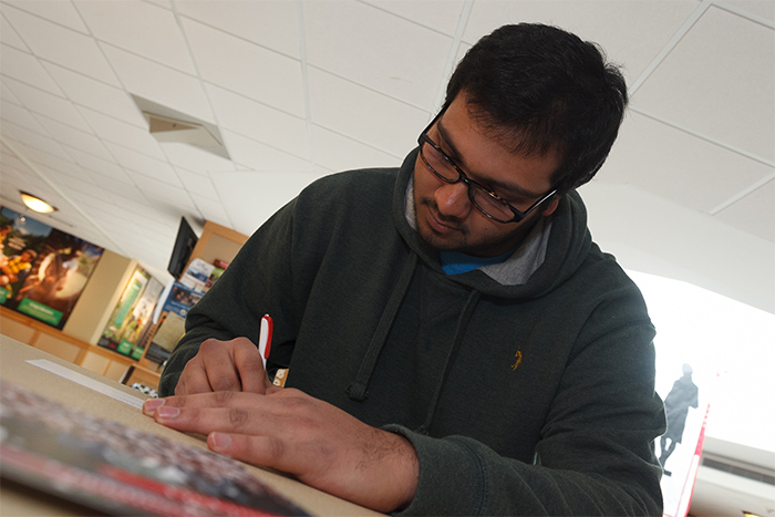 The campus community joined forces and signed personal notes of congratulations for every student admitted to the class of 2020.