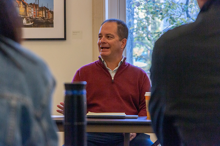 During an Oct. 24 visit to campus, Board of Trustees member Chuck Silverman '88 spoke with students about high-tech developments in the finance industry. Photo by Joe O'Neill.