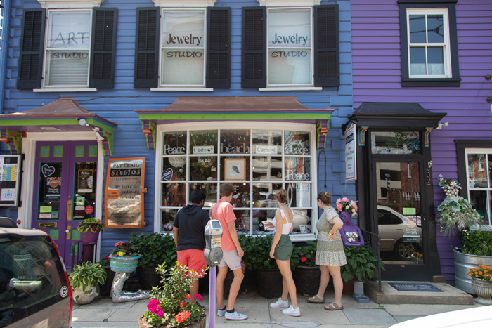 Pat Craig Studios is one of the many distinctive shops that students often visit in Carlisle. Photo by Dan Loh.