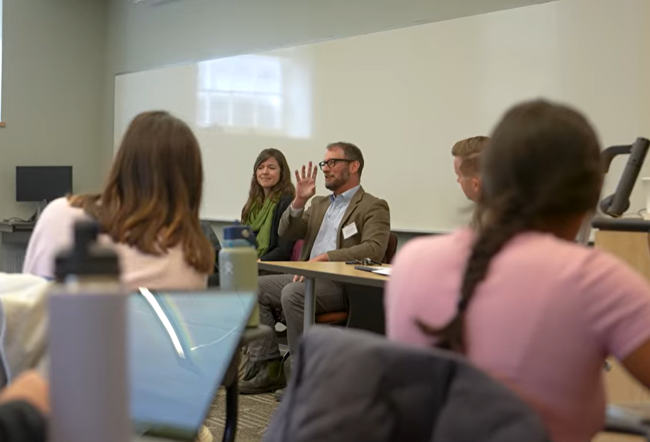 EDF representatives hold a lecture with students