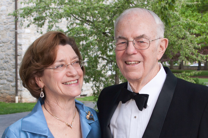 Carol Jones Saunders ’62 and Harold "Hal" Saunders.