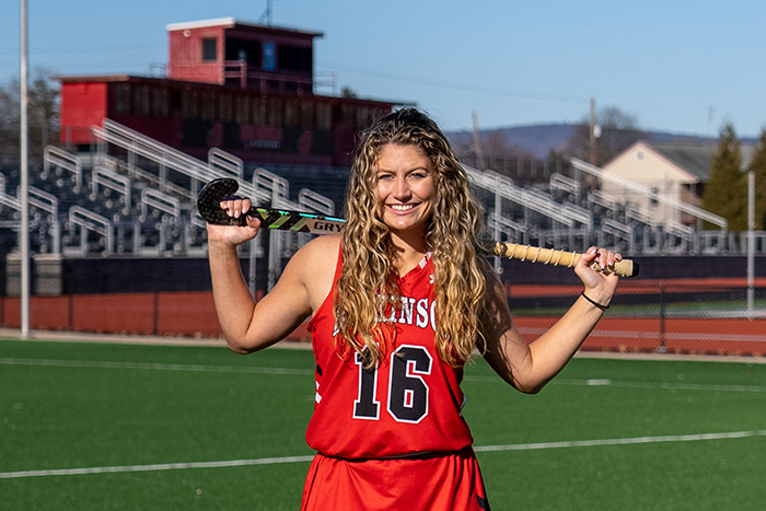 Hannah spiri field hockey 20211213 loh 18 dsonmagwinter22 700