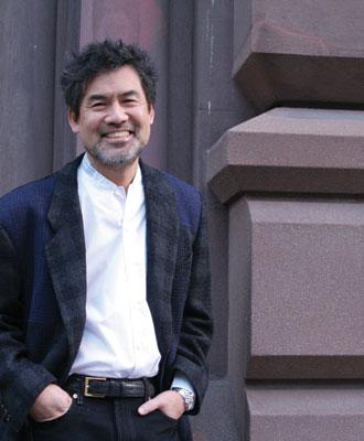 David Henry Hwang winner of Stellfox Award.