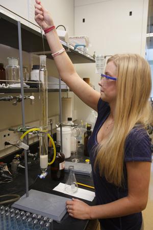 Picture of Allyson Boyington in chemstry lab