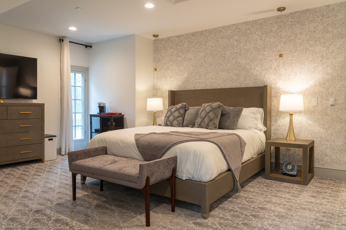 Paz Center Suite 6