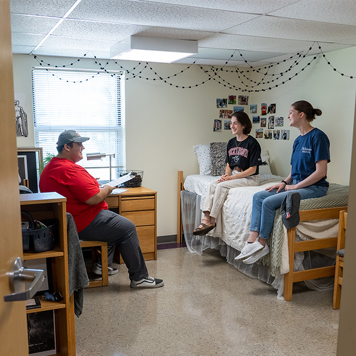 Residence hall tour 20220708 loh 21 700x700x fyxp26