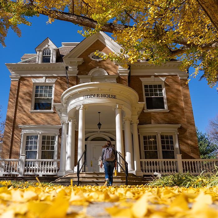 Advising biddlehouse widget 700x700 fyxp26