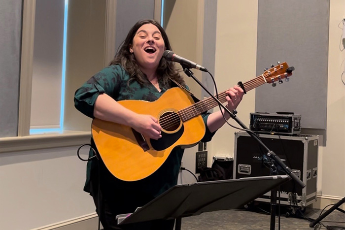 A Night of Song and Community: Jewish Singer-Songwriter Elana Arian Visits Campus 