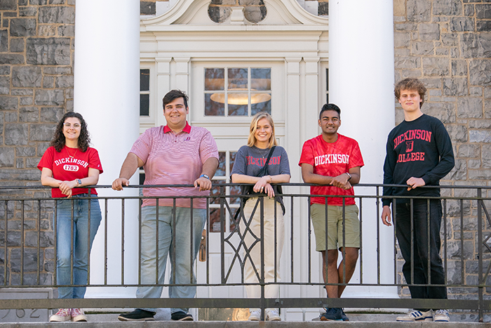 Bookstore students on porch 700x467 