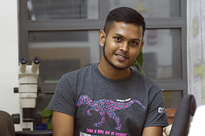 Rizwan Saffie takes a break during summer research in a cancer-research lab.