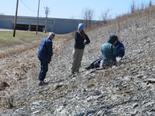 Cincy paleo trip students sitting