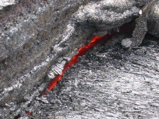 Cooling lava pu u o o kilauea east rift zone hawaii 3 18 04