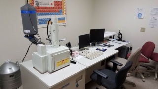 JEOL JSM5900 Scanning Electron Microscope 