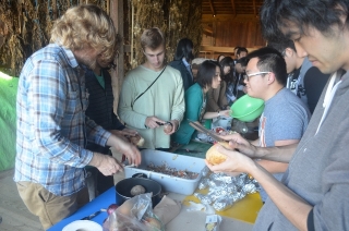 Japanese Language Table cookout at Dickinson College farm