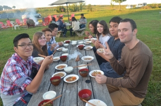 Japanese Language Table cookout at Dickinson College farm