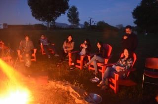 Japanese Language Table cookout at Dickinson College farm